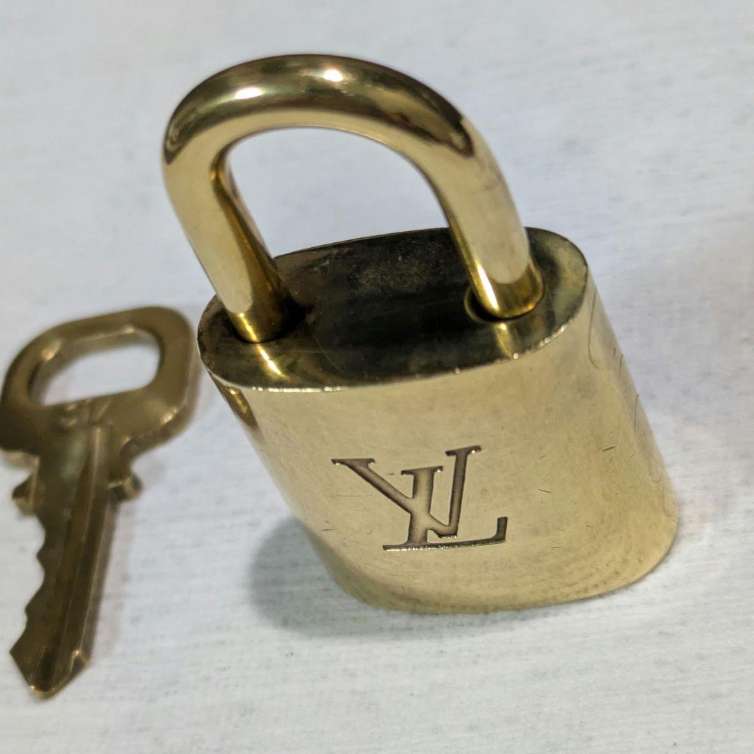 ルイヴィトン パドロック