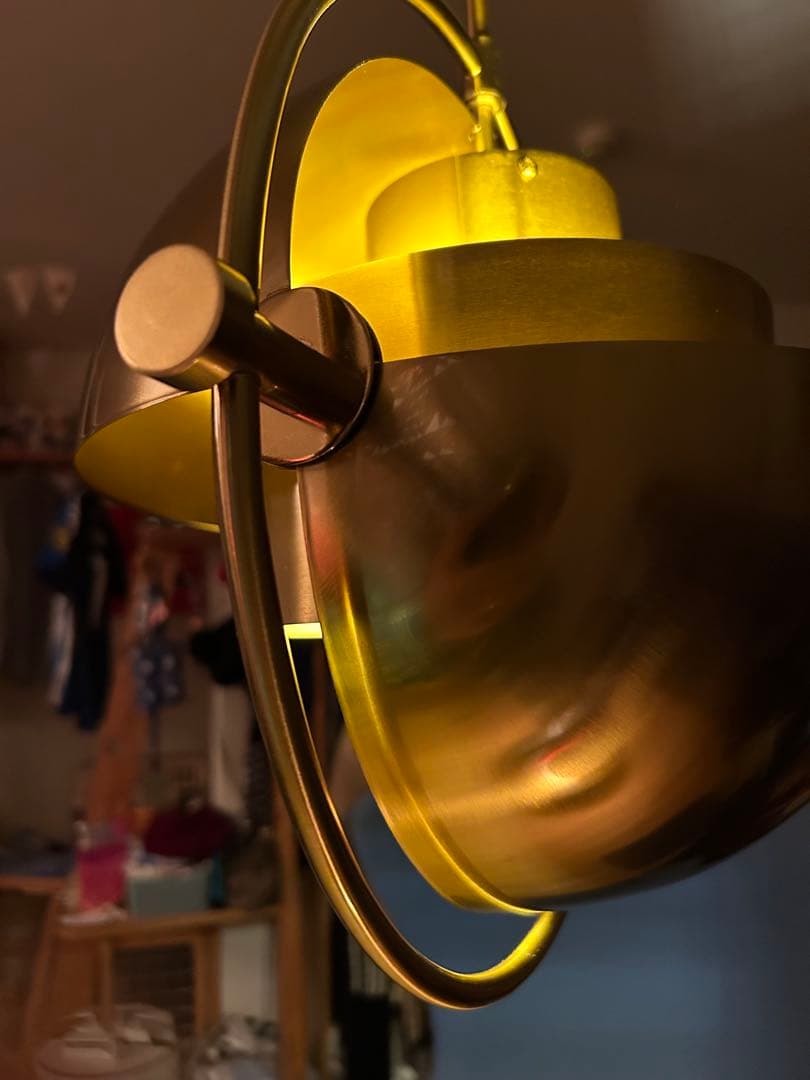 北欧風 回転シェードペンダントライト ユニークデザイン