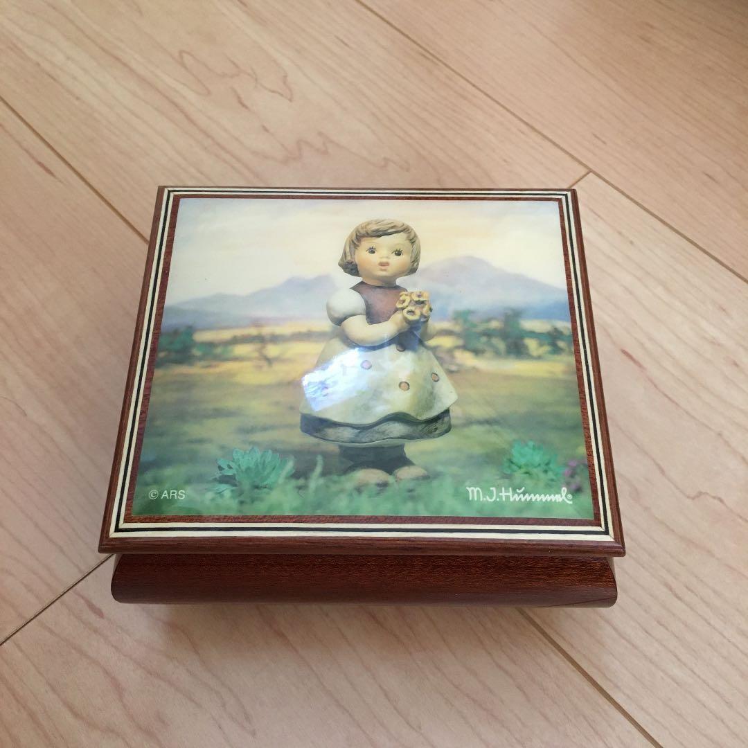 アンティーク  イタリア製　オルゴール　サイズ約13×12cm