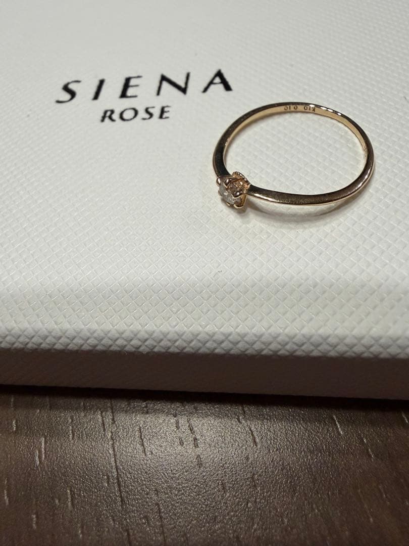 最終値下げSIENA ROSE シエナロゼ　ひねりラインの一粒ダイヤリング　7号