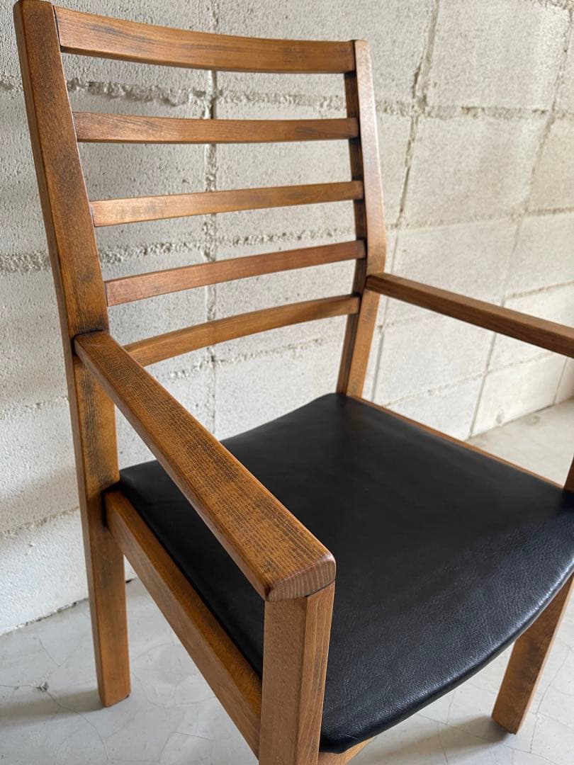 ビンテージ　アームチェア　本革レザー　ダイニングチェア