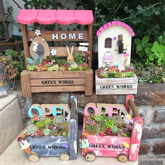 ★多肉植物　寄せ植え〜手作り　木製HOUSE ピンクお屋根のうさぎさん寄せ〜★