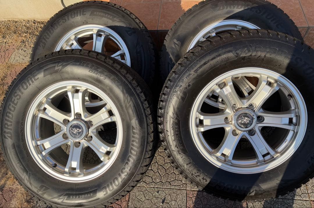 【送料込み】最終処分　ブリヂストン 265/65R17 スタッドレス4本