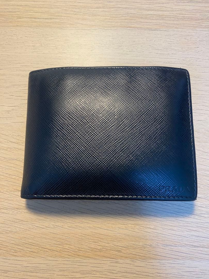 プラダ　二つ折り財布　メンズ　黒