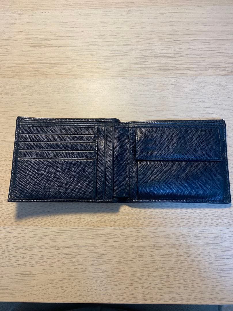 プラダ　二つ折り財布　メンズ　黒