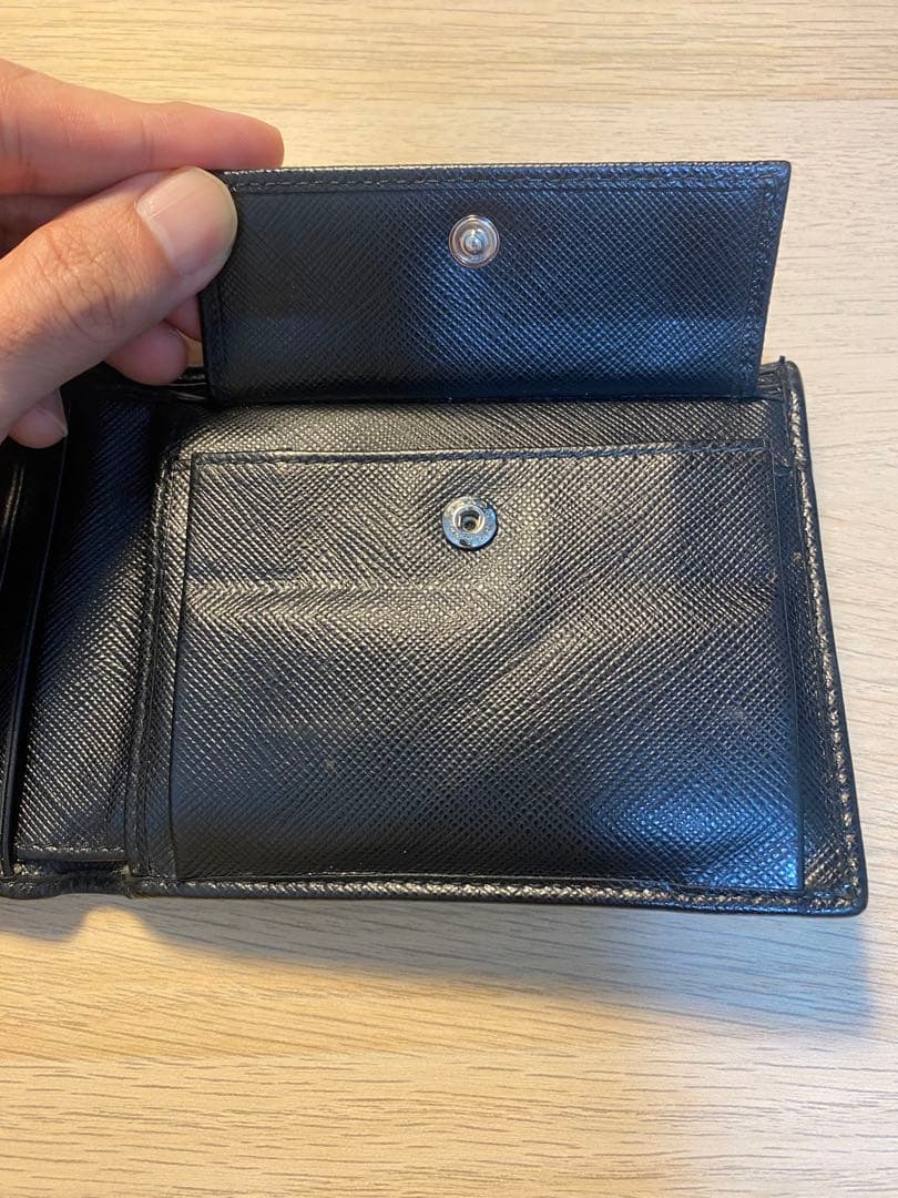プラダ　二つ折り財布　メンズ　黒