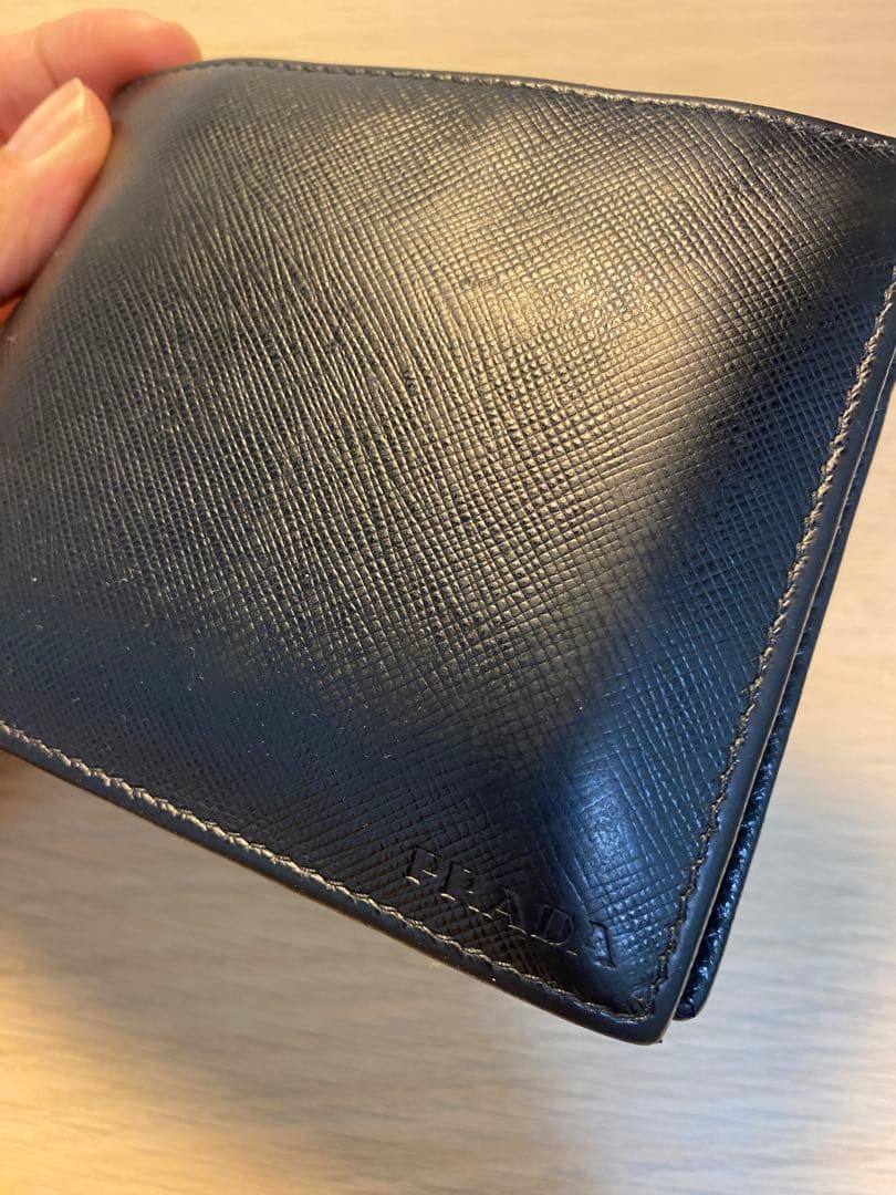 プラダ　二つ折り財布　メンズ　黒