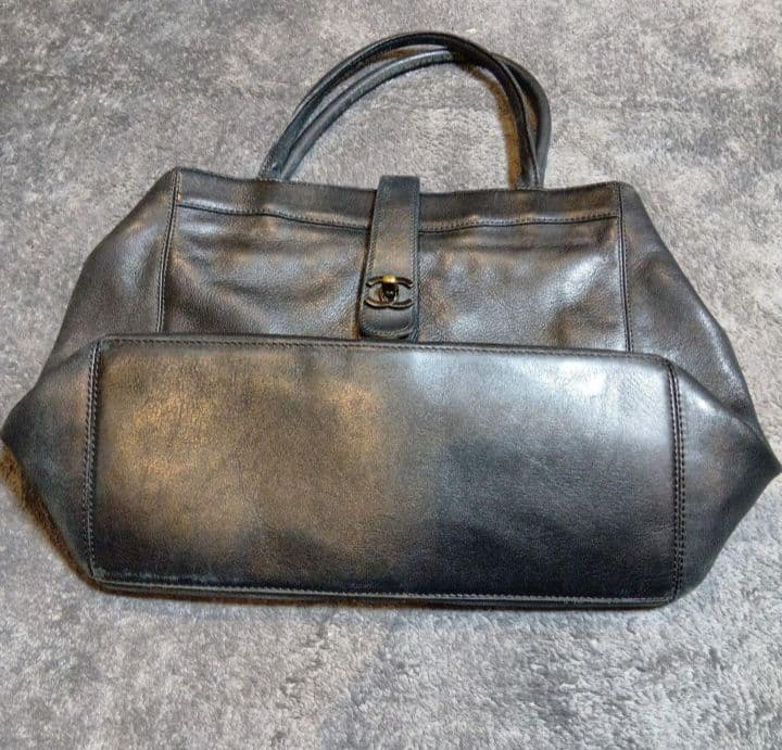 CHANEL　シャネル　ココマーク　レザー　ターンロック　トートバッグ