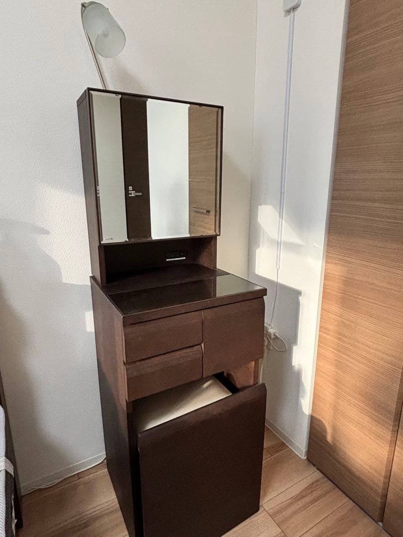 【2/1 23:59まで】ニトリ　一面鏡ドレッサー【送料込　椅子別売り】