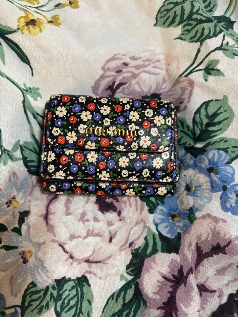 MIU MIU 花柄 三つ折り財布