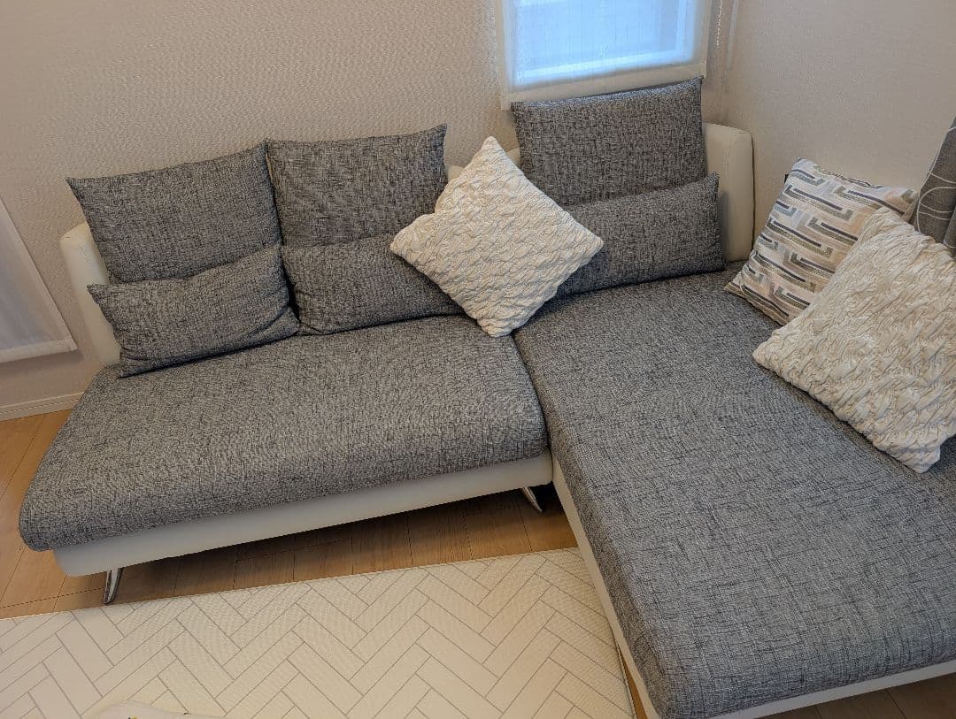 【12/4まで】Armonia　グレー カウチソファ 背もたれクッション付き