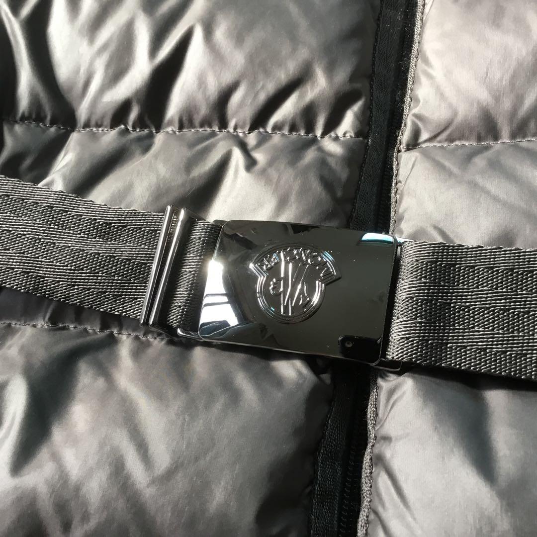 MONCLER グレー ダウンジャケット ウエストベルト付き