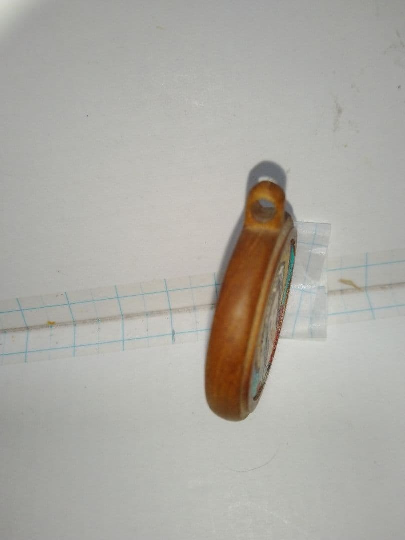 木工作家と宗教画家のコラボペンダント