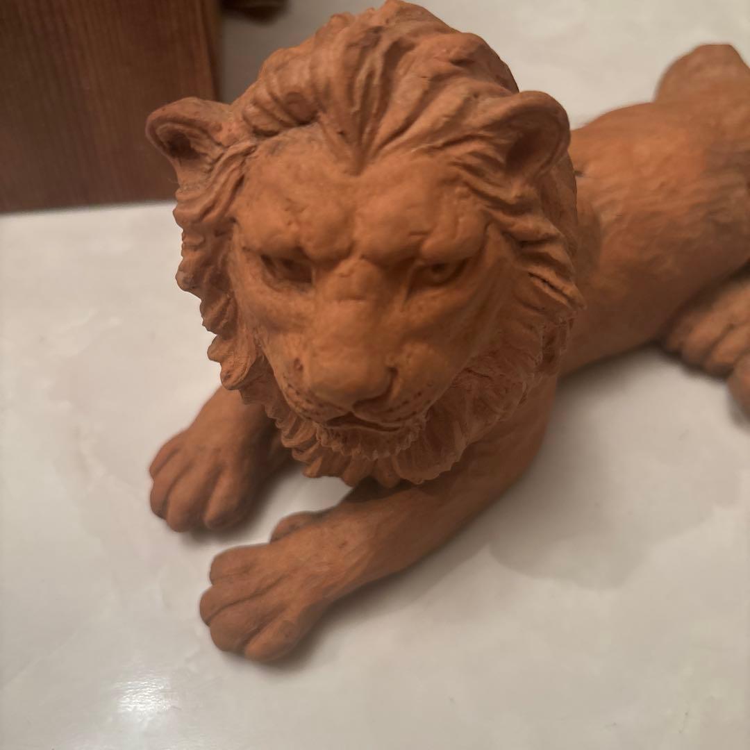 ヴィンテージ作家もの萬古焼　威厳な姿で彫りが美しく芸術的な獅子ライオンの陶器