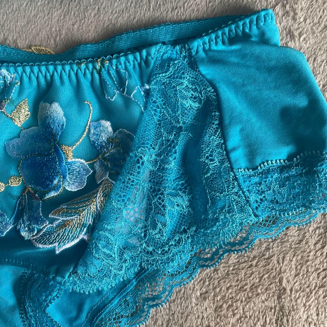 サルート青花柄刺繍ブラジャーショーツセット