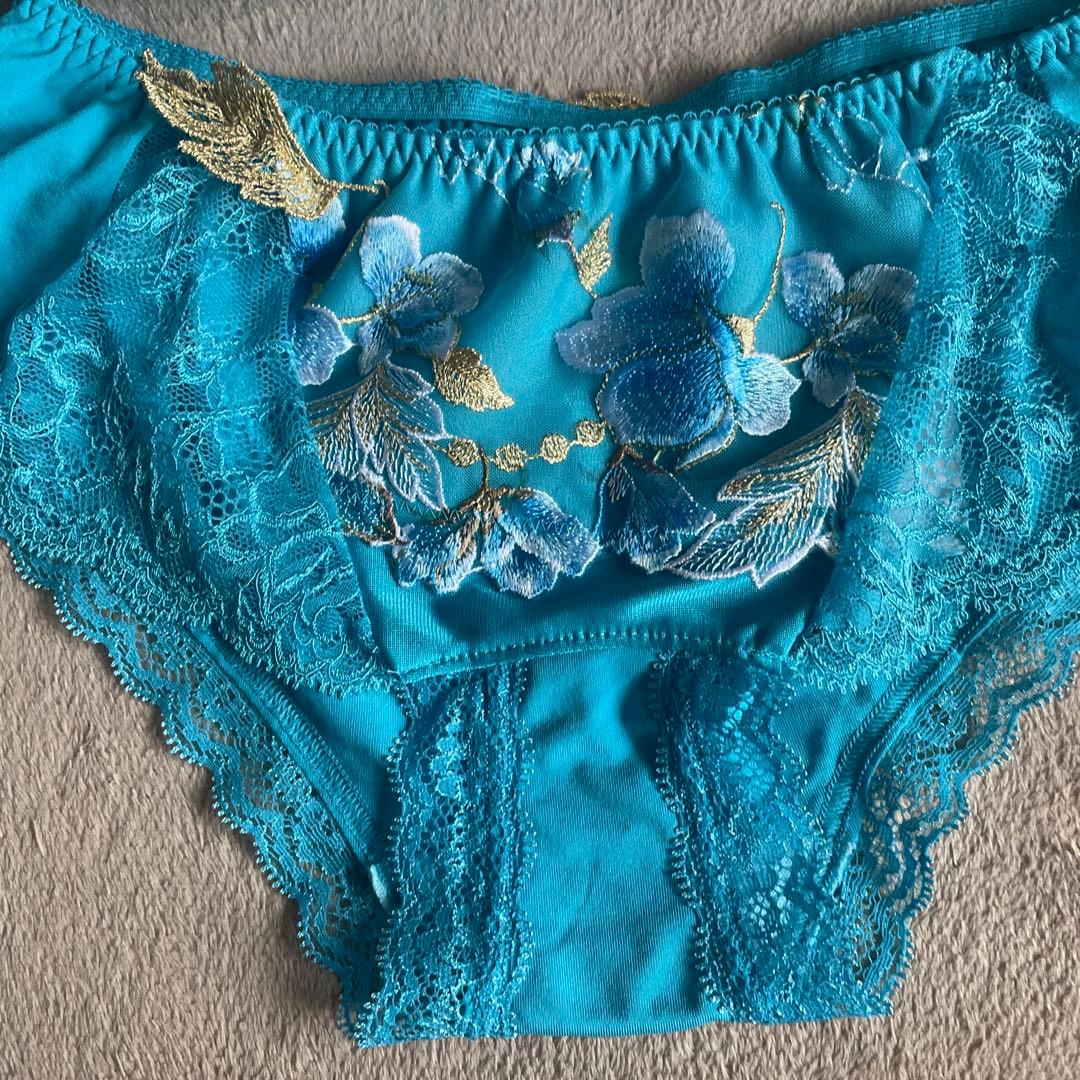 サルート青花柄刺繍ブラジャーショーツセット