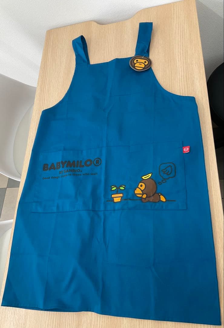 新品　エプロン　BABYMILO 超激レア　入手困難品　大人用