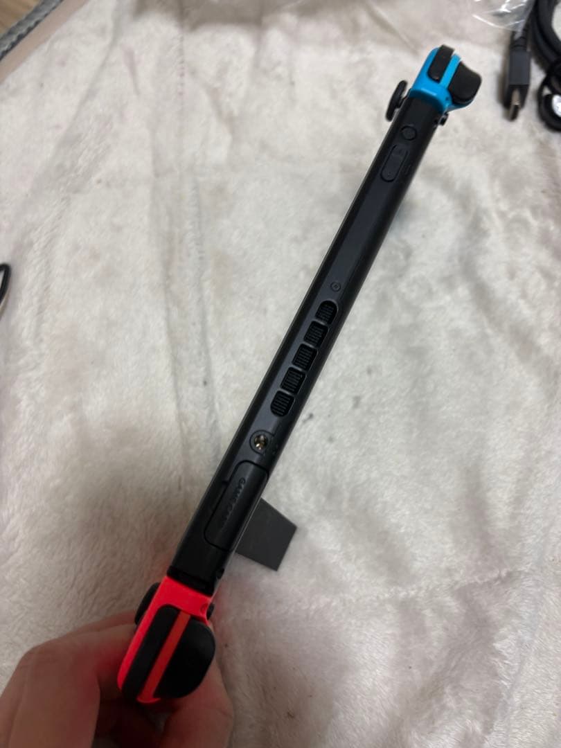 ま*こ様 Nintendo Switch ネオンブルー/レッド　バッテリー強化版