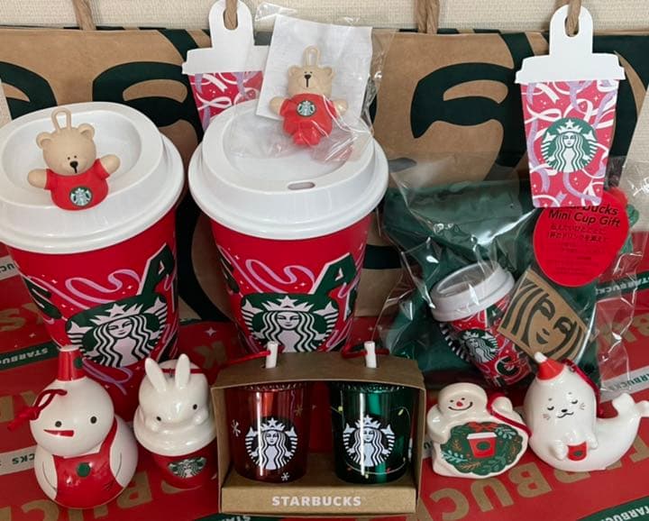 スタバ オーナメント　カップ　ホールキャップ　くま　うさぎ　雪だるま　あざらし