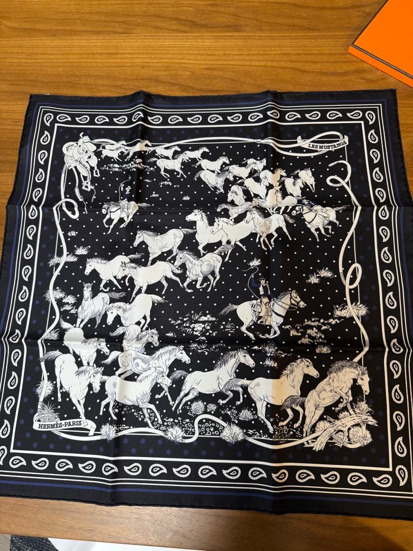 HERMES エルメス　カレ55馬柄 新品