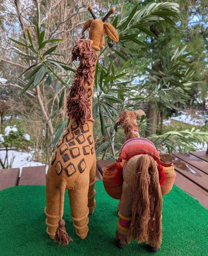 スリランカ製　　手作り布製　 きりん＆ロバ