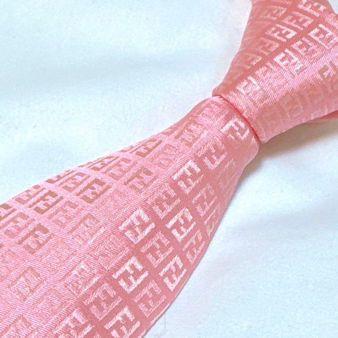 《極美品》FENDI ネクタイ ピンク ズッカ ジャガード 光沢