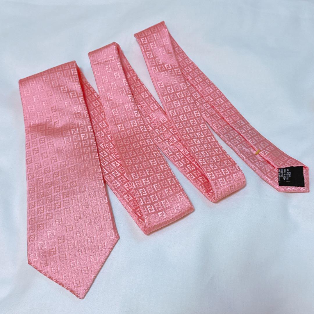 《極美品》FENDI ネクタイ ピンク ズッカ ジャガード 光沢