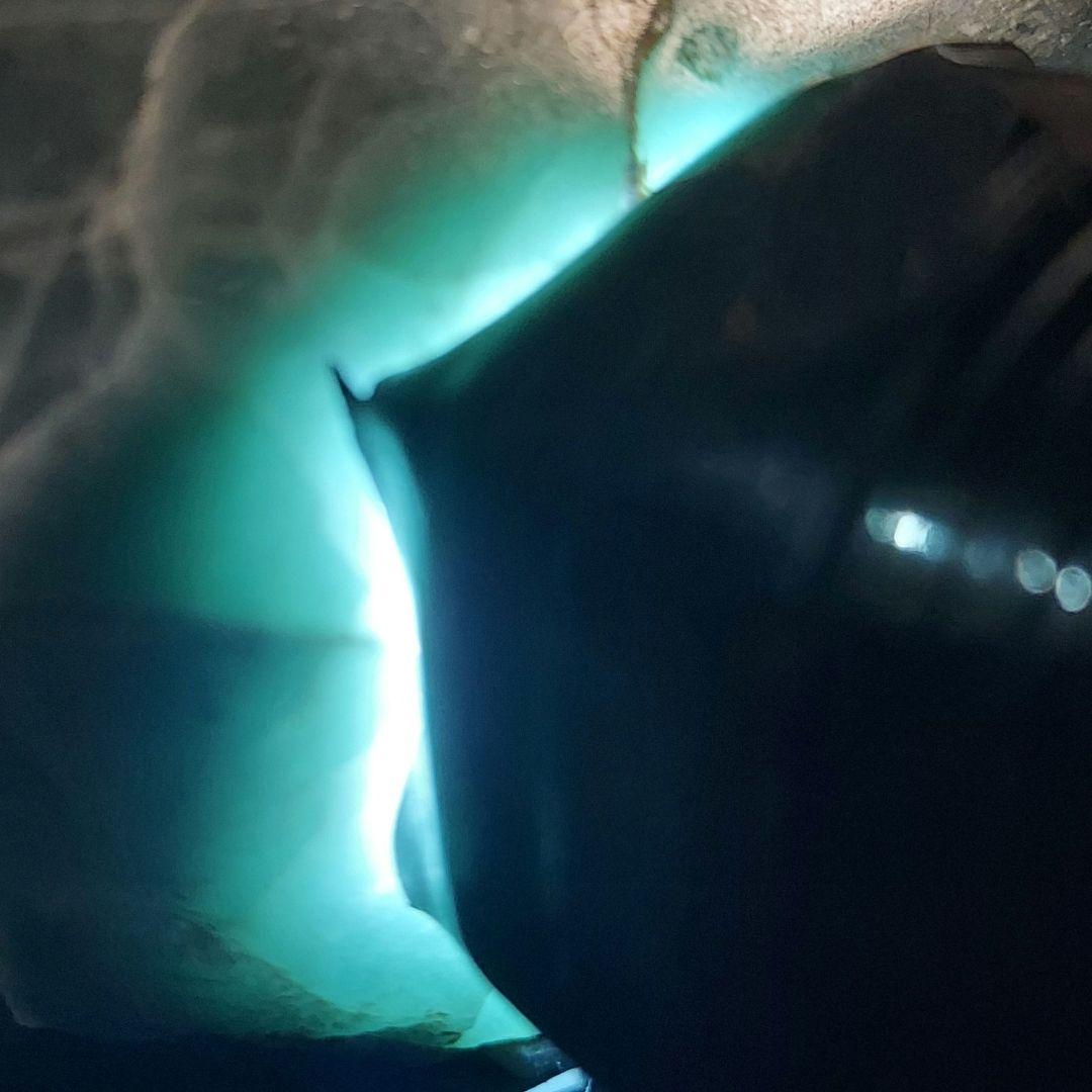 希少！ 産出量の少ない グアテマラ翡翠 JADEITE 原石 多面磨き 452