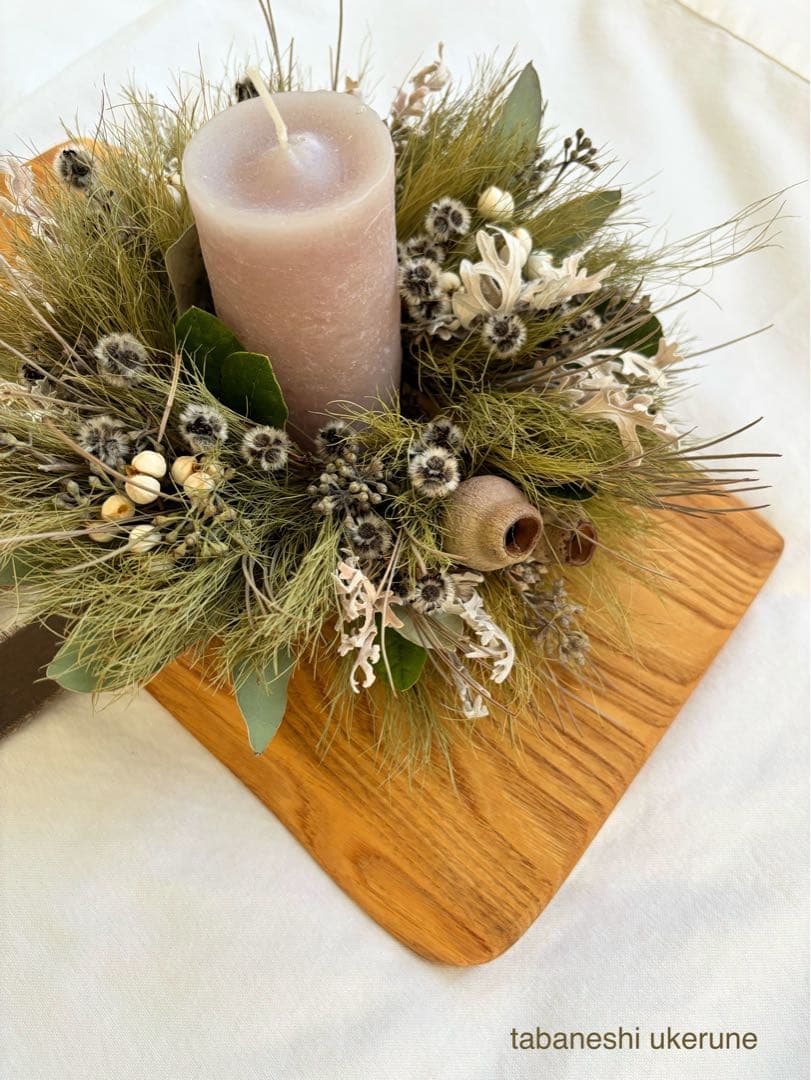 フサフサなコアラファンとナンキンハゼを紡いだシックなリース　クリスマス　リース