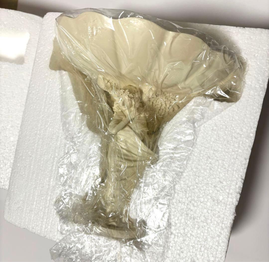 新品未使用 女神像 飾り台 花台座 白 オフホワイト 天使 アンティーク彫刻風