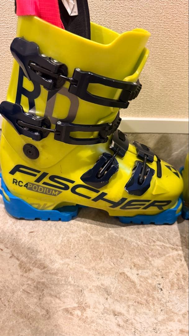 Fischer RC4 Podium RD130 スキーブーツ