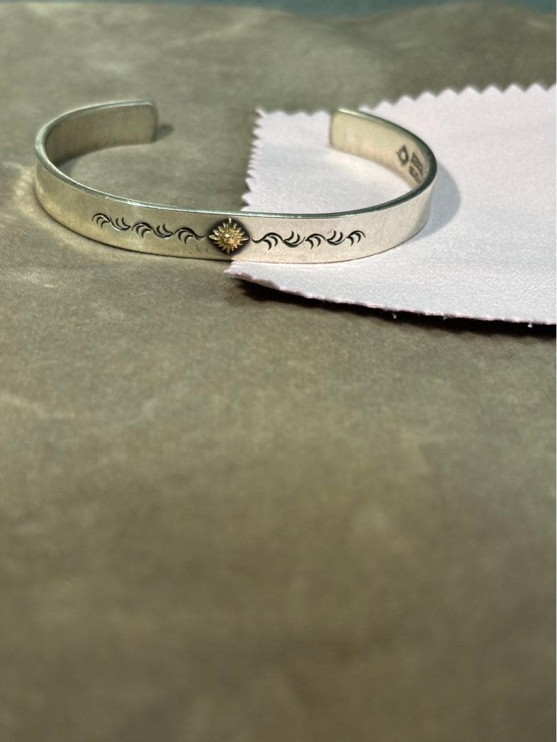 アリゾナフリーダム　シルバーバングル　K18 唐草