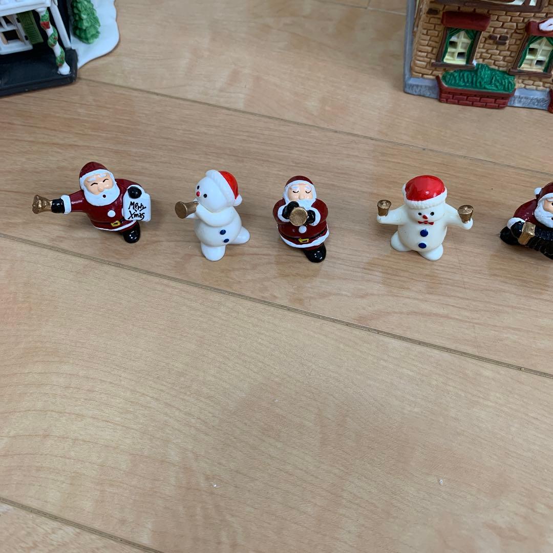 ミニチュアハウスクリスマスディスプレー　陶器のお家　雪の粉付き