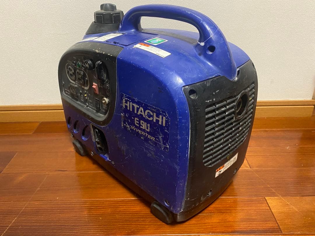 k*i様 HITACHI インバーター発電機　E9U 中古動作品　良品4557-
