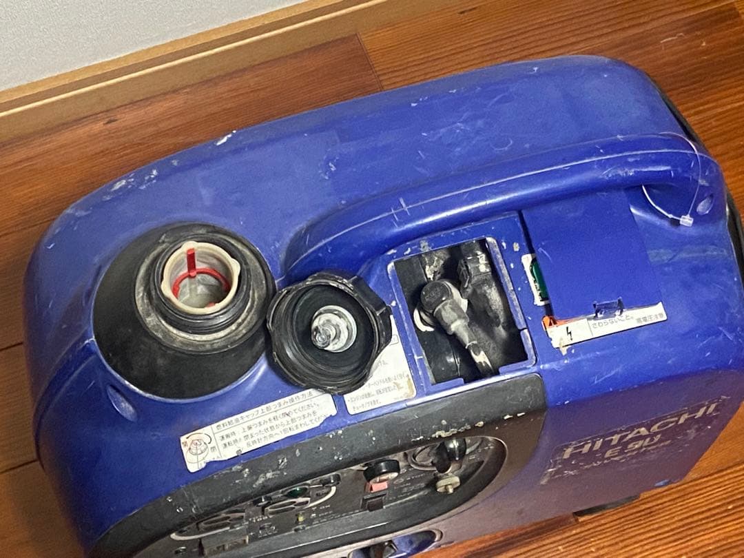 k*i様 HITACHI インバーター発電機　E9U 中古動作品　良品4557-