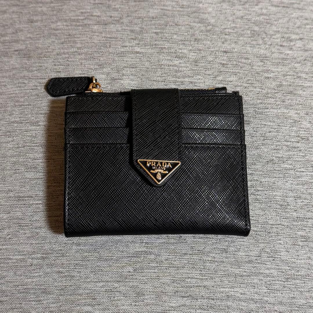 ☆*☆様 PRADA 二つ折り財布 ブラック サフィアーノレザー