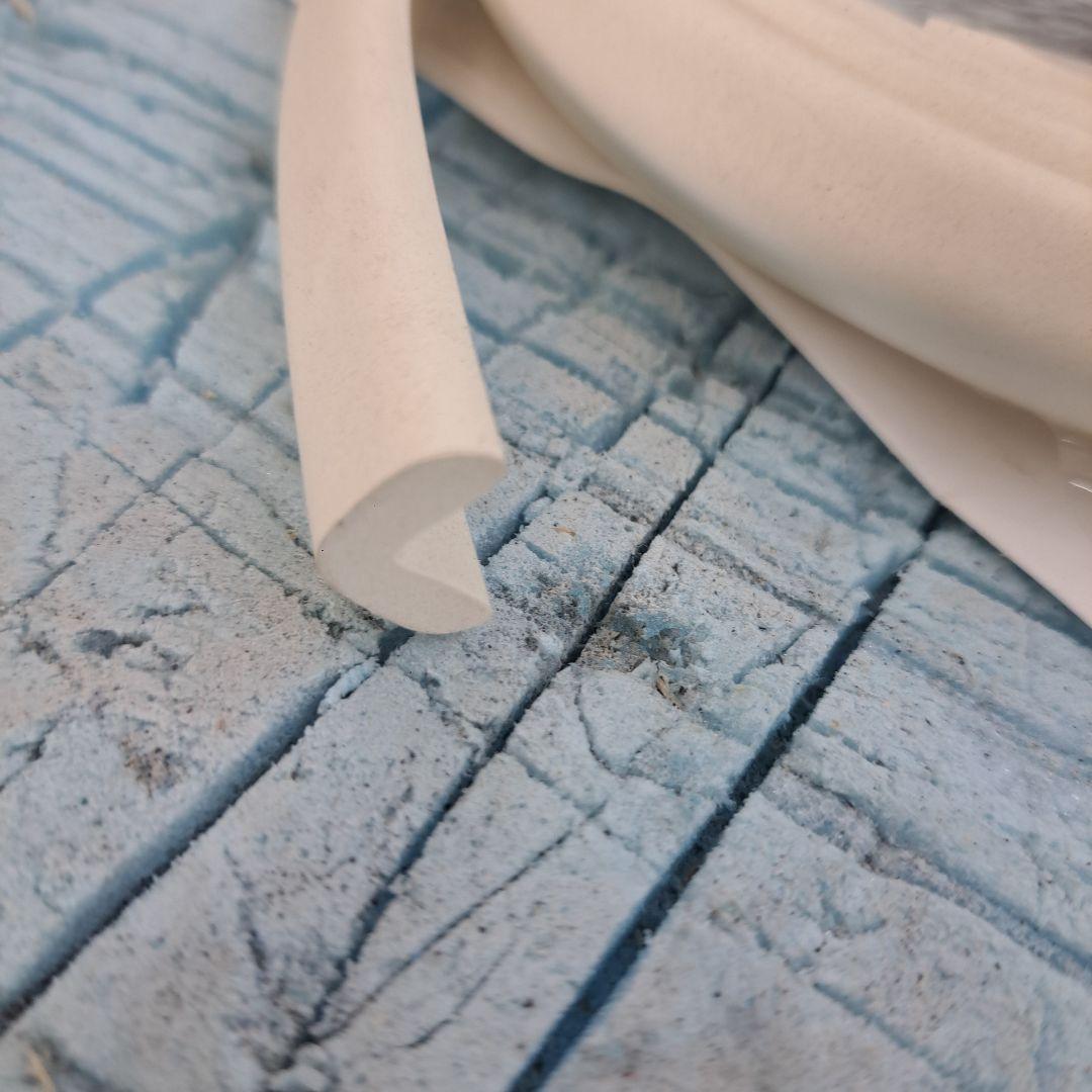 ハイエース リヤ窓パネル