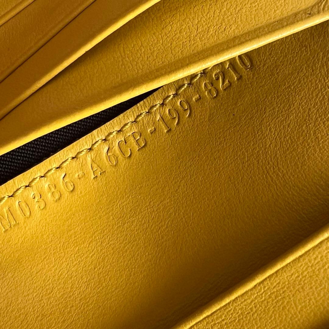 95 極上美品 FENDI フェンディ ズッカ 2つ折り財布