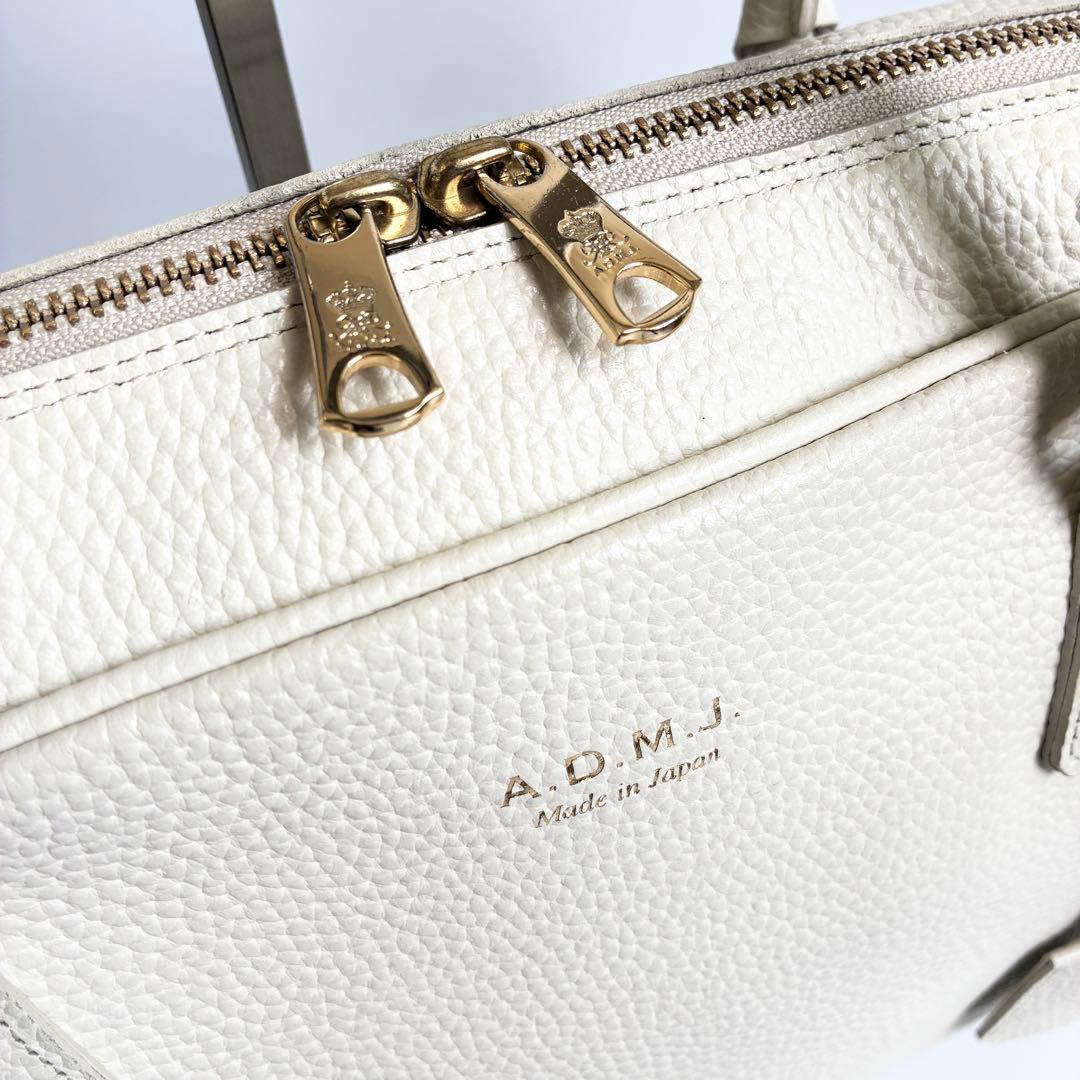 【美品】ADMJ　シボ革　ボストン トートバッグ　アイボリー　ゴールド金具