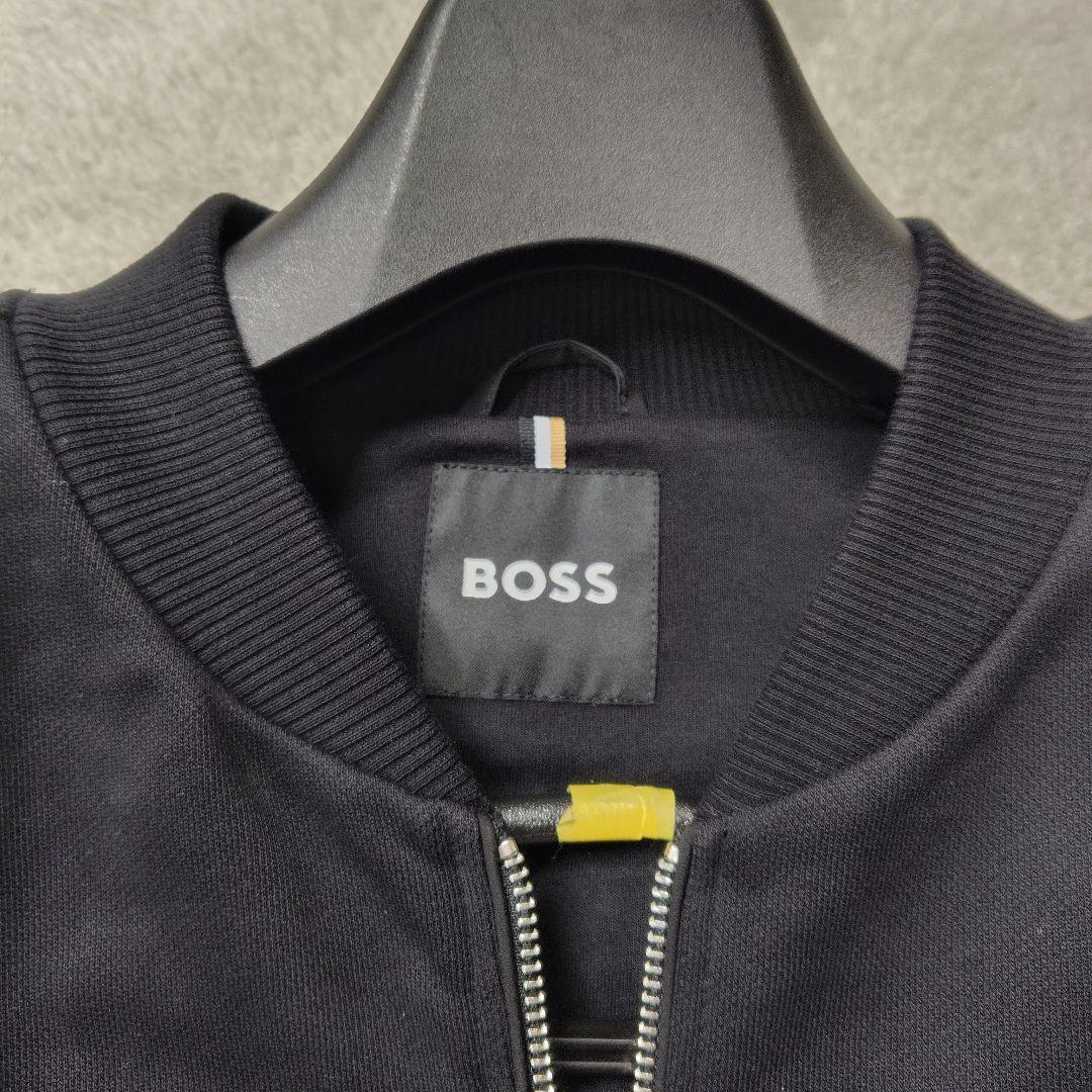 未使用に近い　現行　ヒューゴボス　ブルゾン　異素材　切り替え　中綿　刺繍　L