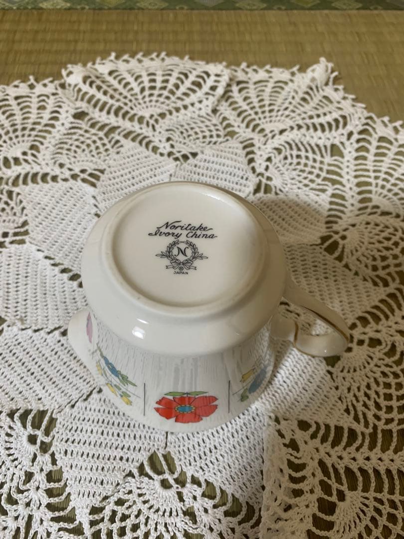 ノリタケ　昭和レトロポップ　ポット＆クリーマー　アイボリーチャイナ