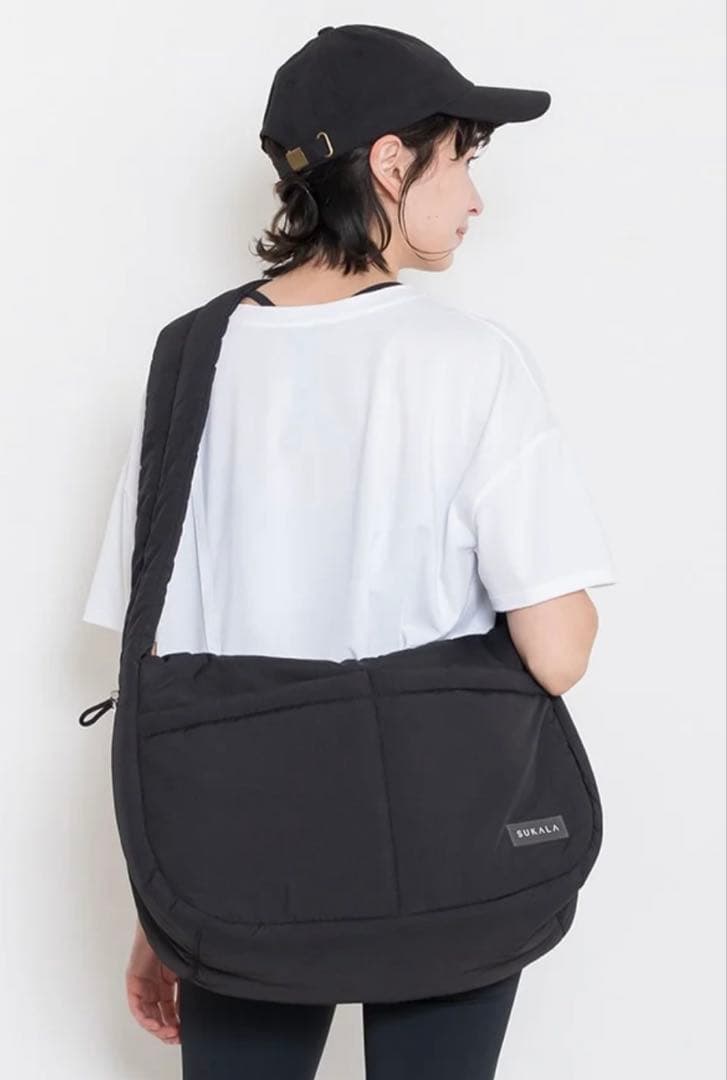【未使用⭐︎新品】シャーリングボディバッグ　ブラック　SUKALA