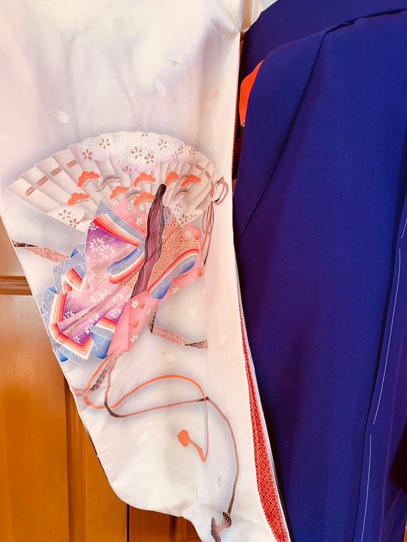 ハーフ成人式や百人一首大会　卒業式などに　十二単の女の人の振袖と袴のセット