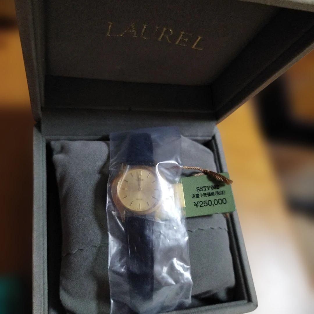 LAUREL 腕時計 ゴールド ブラック　未使用品