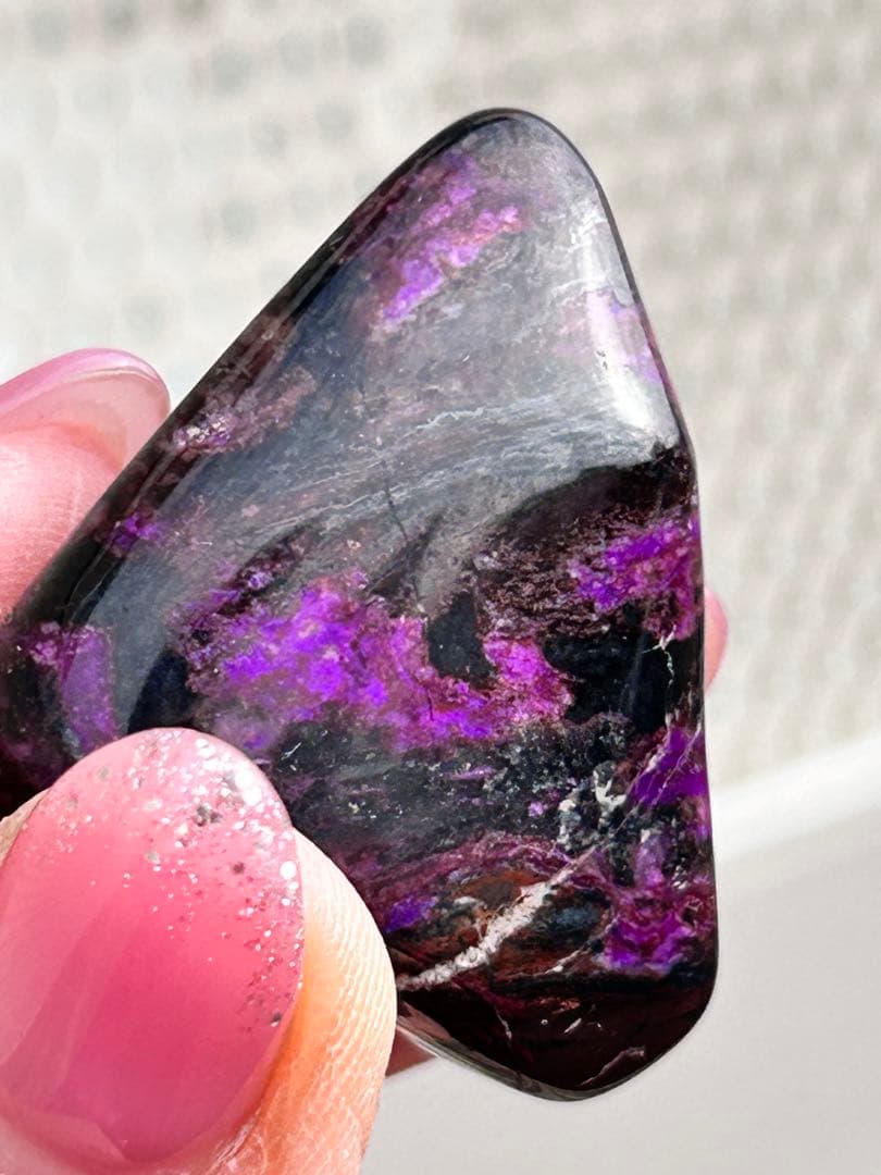 【希少】★世界三大ヒーリングストーン　天然 高品質 スギライト