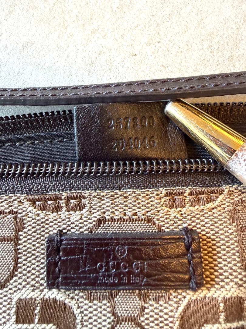 【美品】グッチ アクセサリーポーチ ミニバッグ GG キャンバス