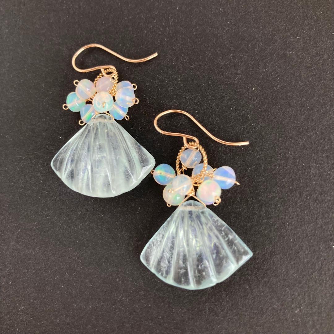 専用です　14kgf アクアマリンのシェルカービングピアス