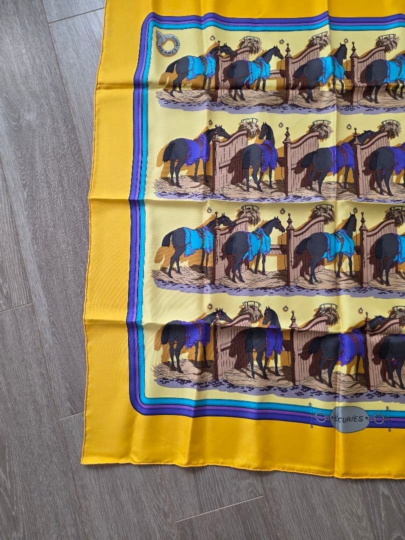 超美品エルメス カレ90 ecuries 厩舎 スカーフ イエロー