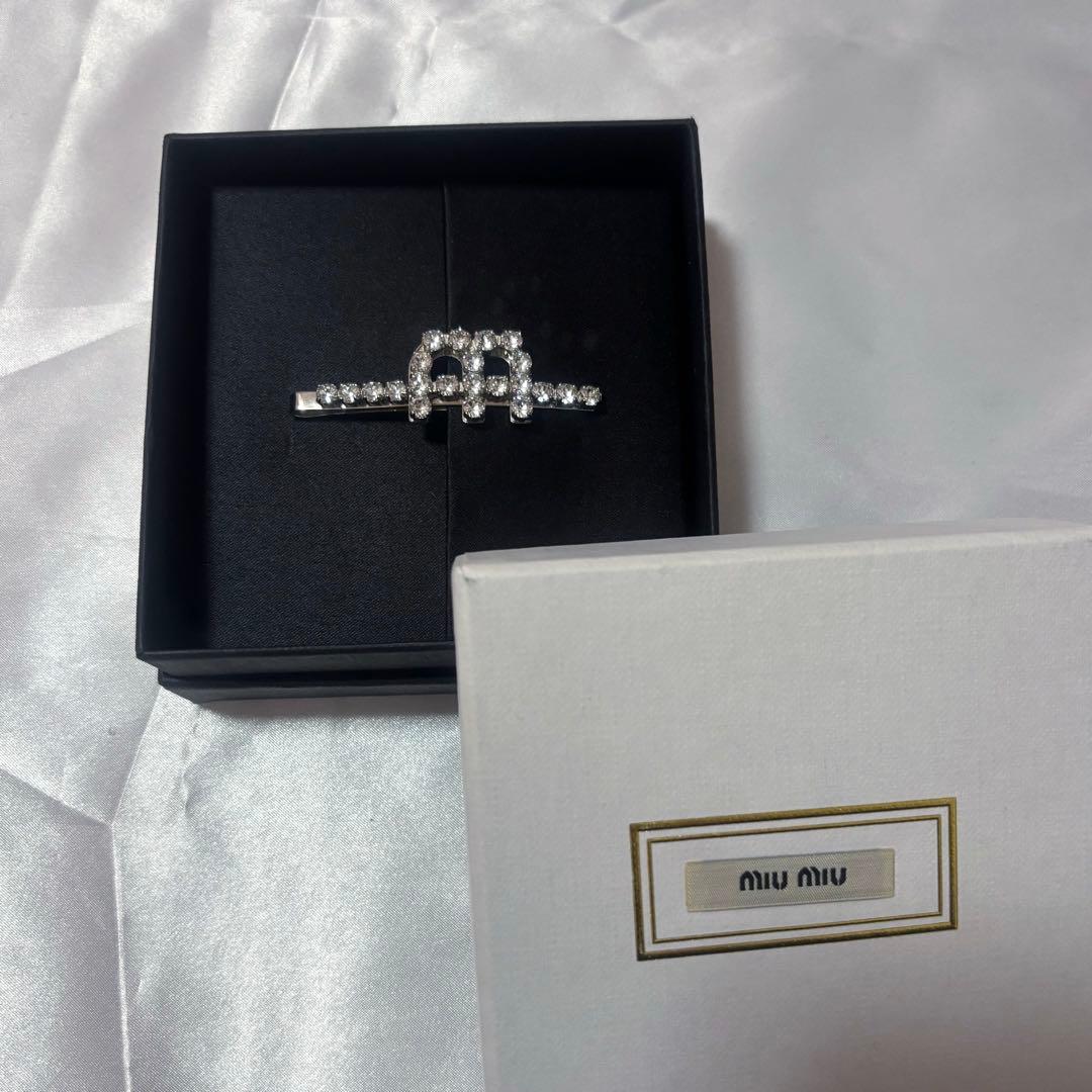 MIUMIU ヘアクリップ