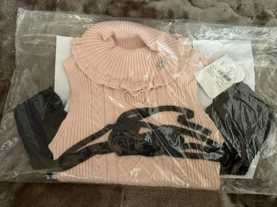 【専用:RT-100234 】Honeymewハートカット肩あきケーブルニット